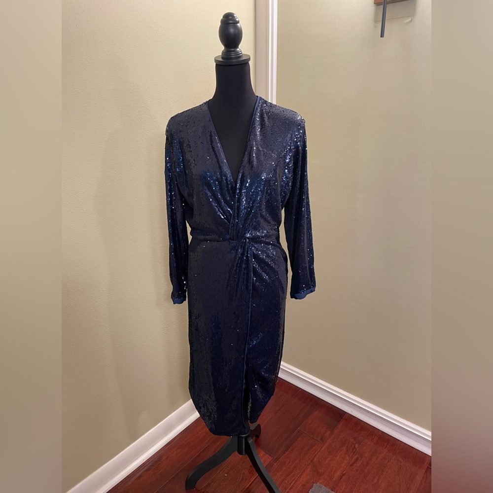 NWT Anthropologie Navy Twist-Front Sequin Dress Sizes 6&8 - Picture 5 of 6